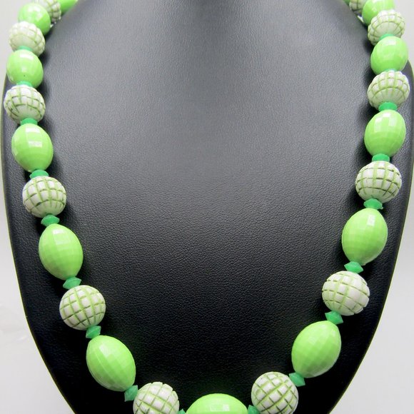Vintage Celluloid Necklace Lime Green Hong Kong Box Clasp 23" - Picture 1 of 3